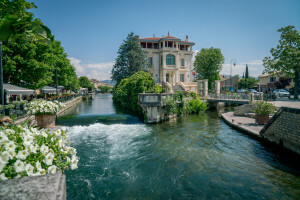L'Isle-sur-la-Sorgue &bull; isle sur la sorge 2