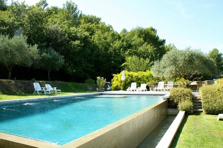 Nos gîtes en plein cœur du Luberon • piscine