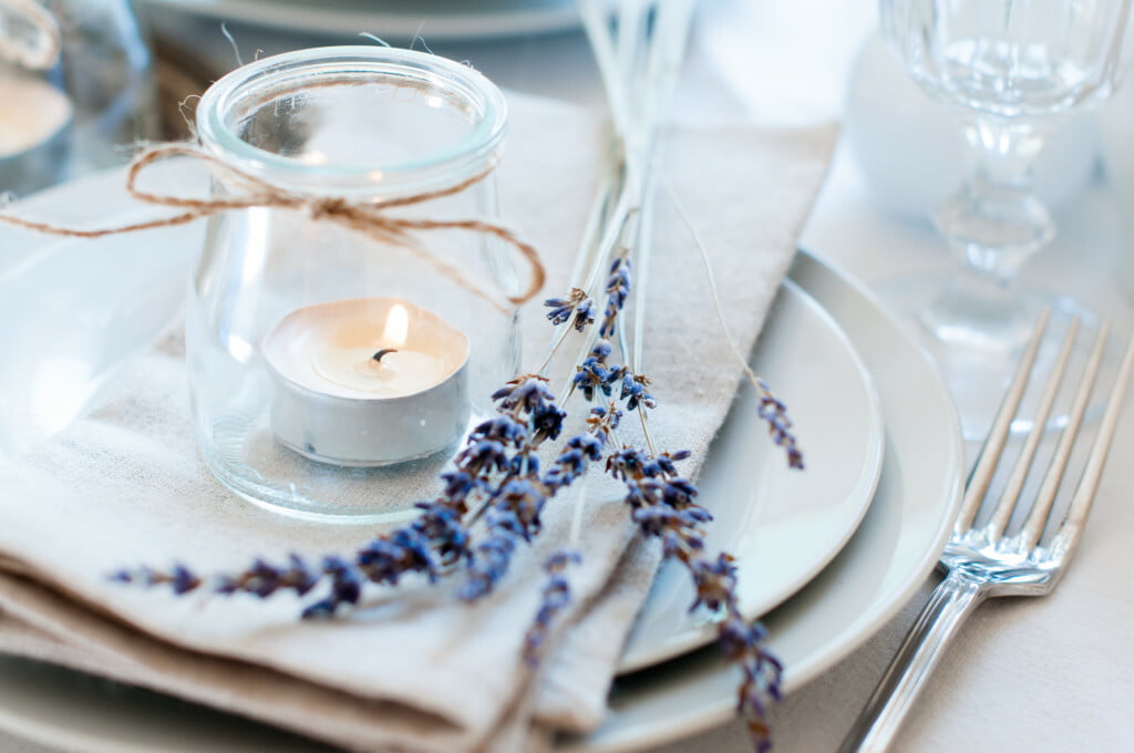 Votre mariage de rêve au cœur du Luberon • shutterstock 160531529