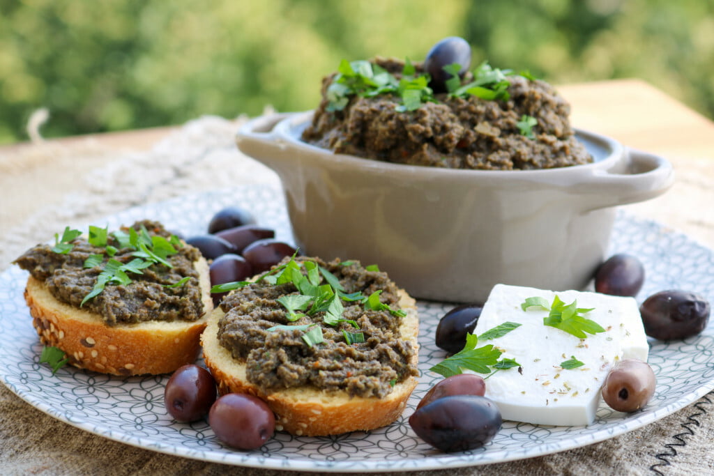 Les idées de recettes typiques du Luberon &bull; tapenade